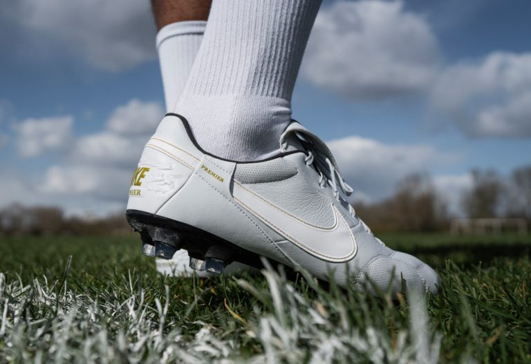 Nike  Premier 3 vs Adidas Copa Mundial